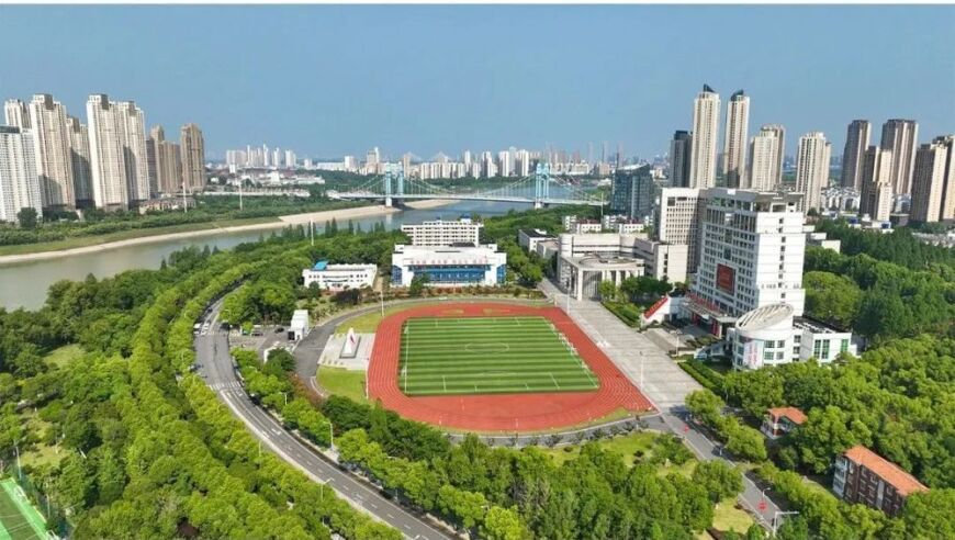 2025香港曾道长资料免费大全,我把20万换成了更珍贵的东西,全面解答解释落实_户外版V8.60